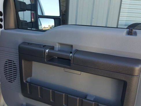 Used 2015 Ford F250 XL w/ Power Equipment Group image 27