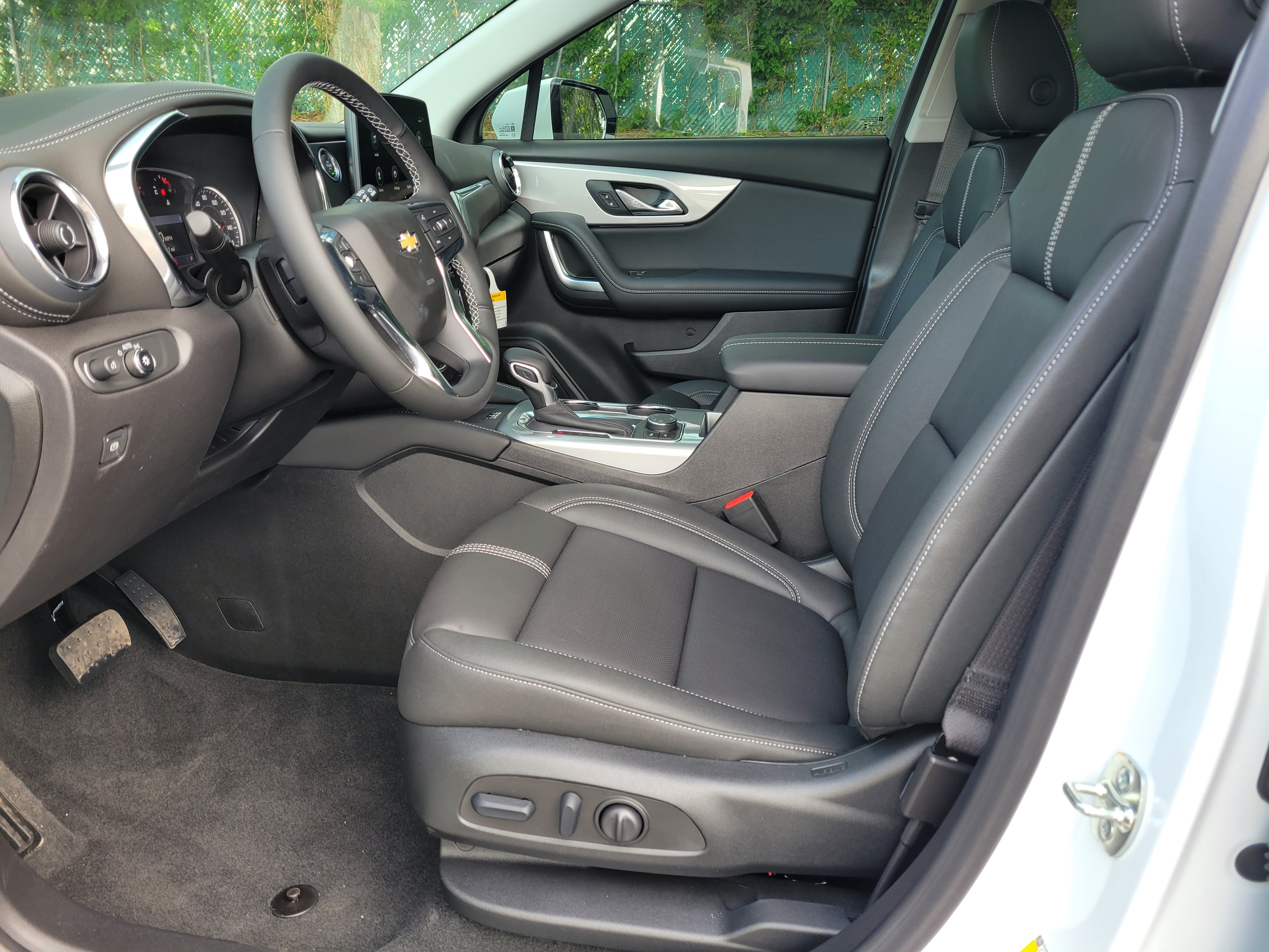 New 2026 Chevrolet Blazer LT w/ Sound & Technology Package AWD/4WD image 32