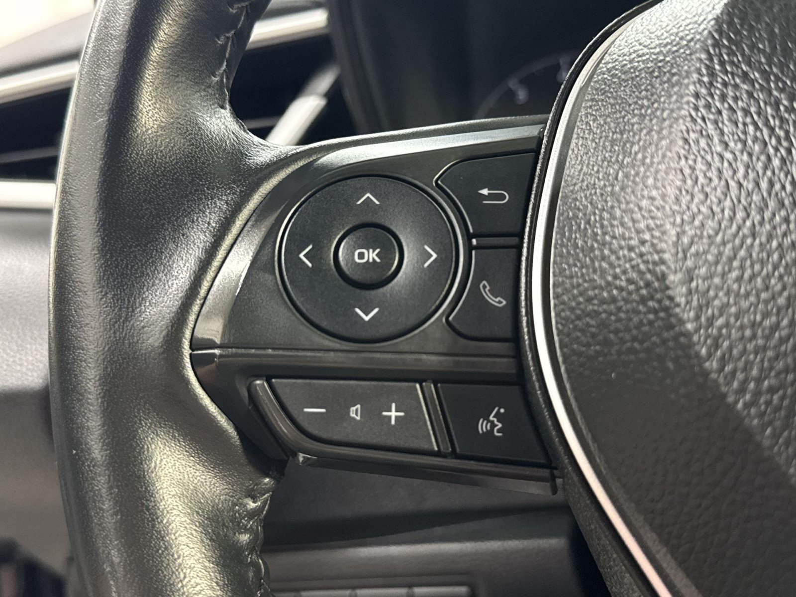Used 2025 Toyota Corolla SE FWD image 45