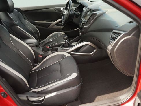 Used 2015 Hyundai Veloster Turbo w/ Option Group 04 FWD image 17