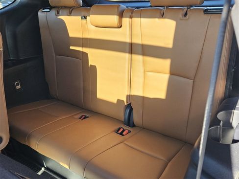 Used 2021 Toyota Highlander Platinum image 9