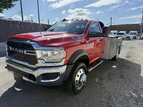 Used 2022 RAM 5500 Tradesman w/ Chrome Appearance Group AWD/4WD image 9