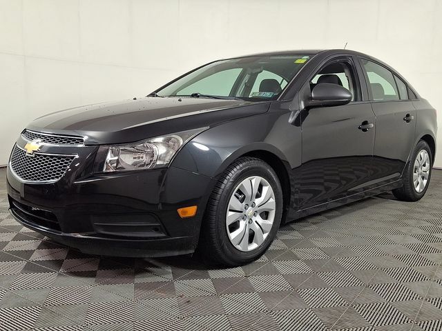 Used 2013 Chevrolet Cruze LS FWD image 5