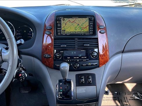 Used 2010 Toyota Sienna XLE w/ Towing Prep Pkg FWD image 19