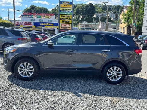 Used 2018 Kia Sorento AWD image 8