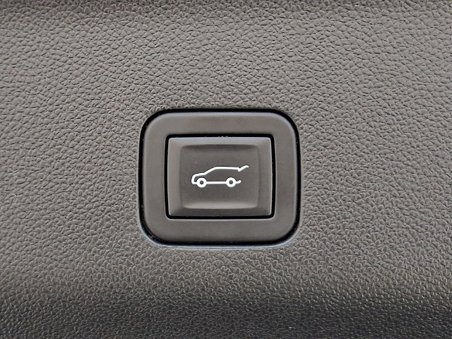 Used 2025 GMC Yukon Denali AWD/4WD image 32