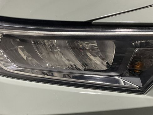 Used 2021 Toyota RAV4 XLE image 8