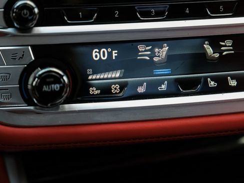 Used 2022 BMW 750i xDrive w/ Executive Package AWD/4WD image 34
