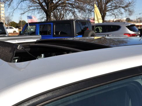 Used 2023 Chrysler 300 S w/ Comfort Group image 17