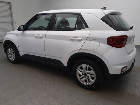 Used 2022 Hyundai Venue SE FWD image 3