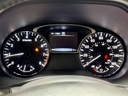 Used 2018 Nissan Pathfinder SL image 14