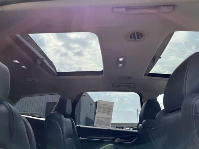 Used 2018 Buick Enclave Premium w/ Trailering Package AWD/4WD image 19