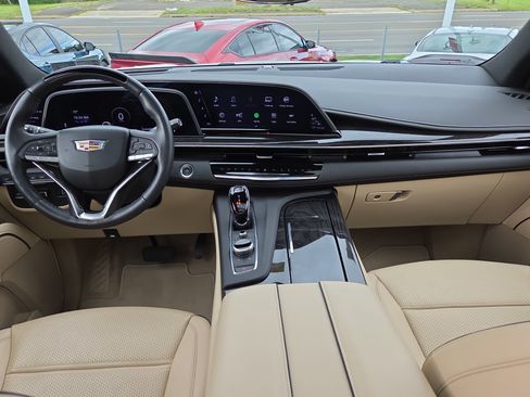 Used 2024 Cadillac Escalade Premium Luxury w/ Performance Package AWD/4WD image 22