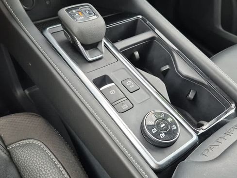 Used 2023 Nissan Pathfinder SL AWD/4WD image 14