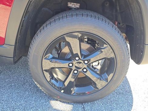 New 2026 Jeep Grand Cherokee Limited w/ Limited Altitude Package image 7