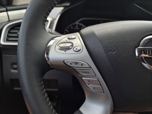 Used 2018 Nissan Murano SV image 18