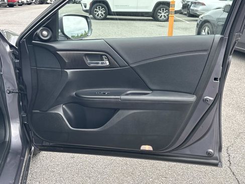 Used 2015 Honda Accord EX-L image 13