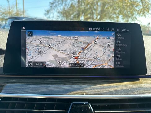 Used 2020 BMW 530i w/ Convenience Package image 19