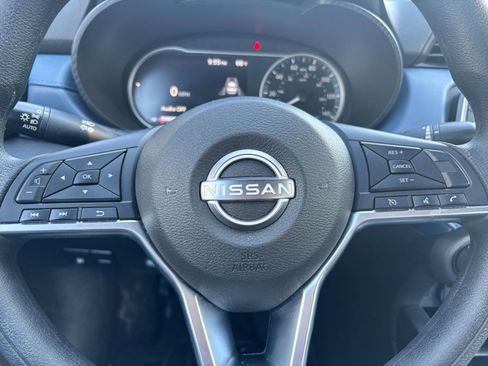 Used 2025 Nissan Versa SV FWD image 25