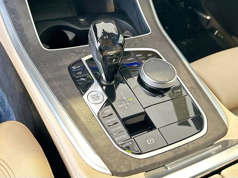 Used 2022 BMW X5 sDrive40i w/ Premium Package RWD image 16