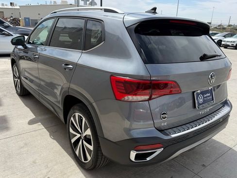 Certified 2024 Volkswagen Taos SE w/ MDO Package FWD image 17