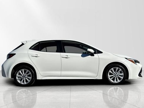 Used 2024 Toyota Corolla SE image 3