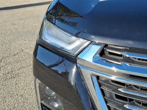 Used 2023 Chevrolet Traverse LT AWD/4WD image 35