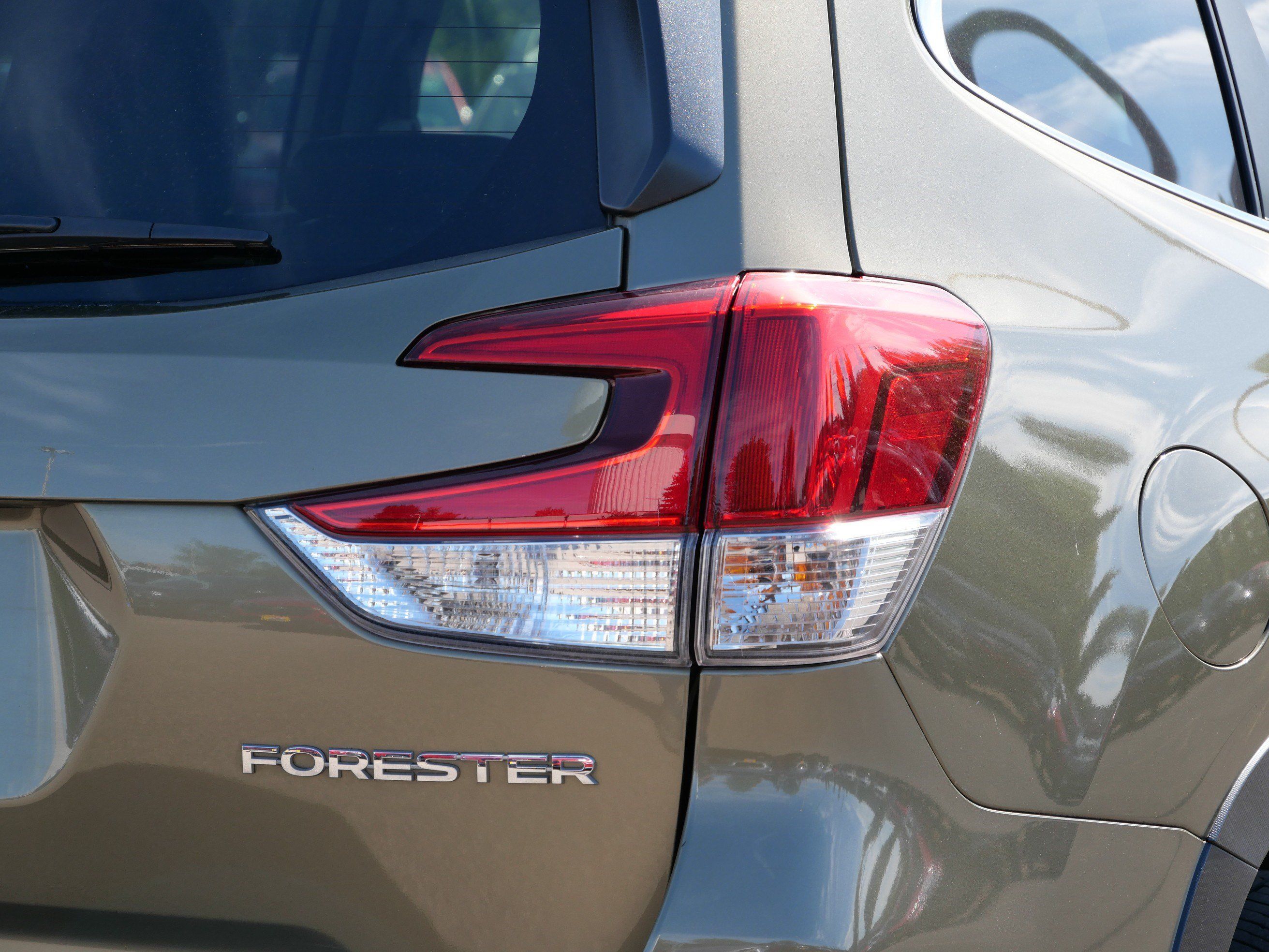 Used 2023 Subaru Forester Limited AWD/4WD image 17