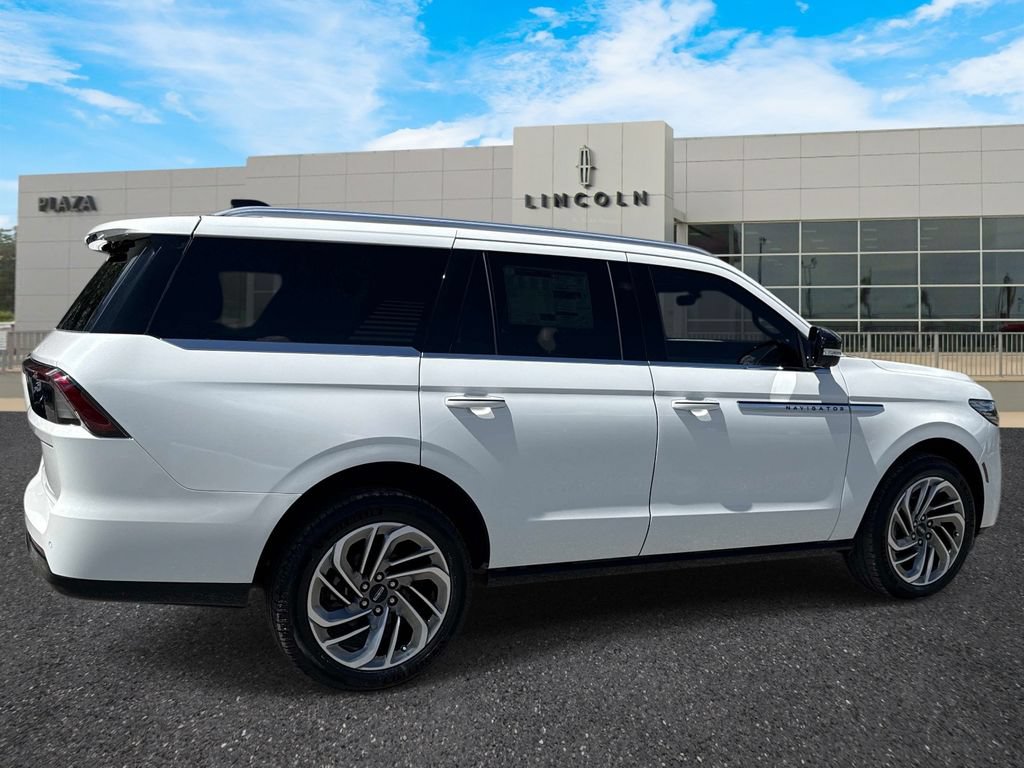 New 2026 Lincoln Navigator Reserve AWD/4WD image 3