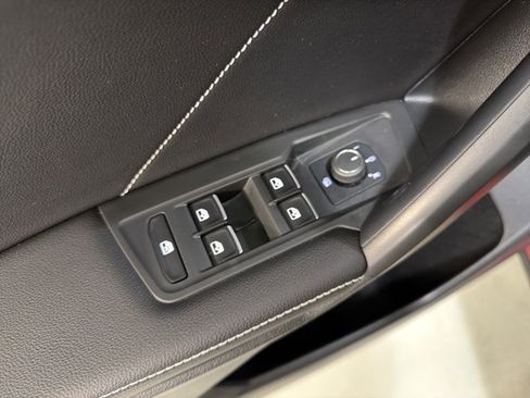 Certified 2023 Volkswagen Tiguan SE w/ Panoramic Sunroof Package FWD image 18