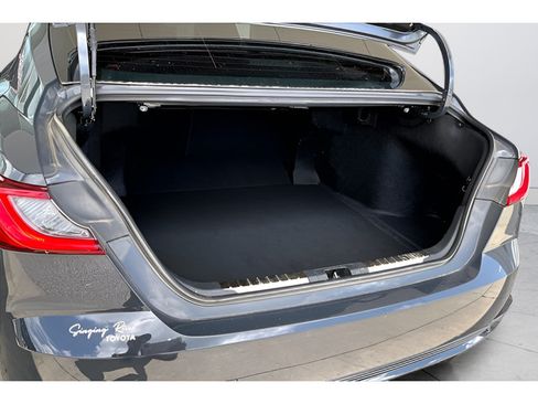 Used 2025 Toyota Camry XSE FWD image 30