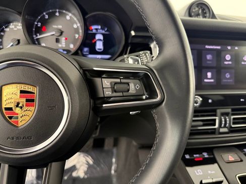 Certified 2024 Porsche Macan Base image 28