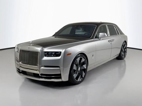 Used 2023 Rolls-Royce Phantom Sedan RWD image 10