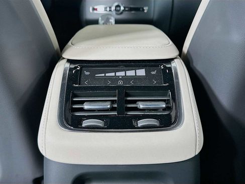 New 2025 Volvo XC90 T8 Plus w/ Protection Package Premier image 24