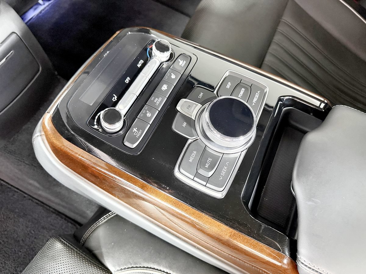 Used 2019 Genesis G90 3.3T Premium AWD/4WD image 44