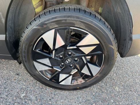 Used 2025 Hyundai Kona SEL image 30