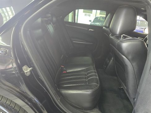 Used 2018 Chrysler 300 S image 16