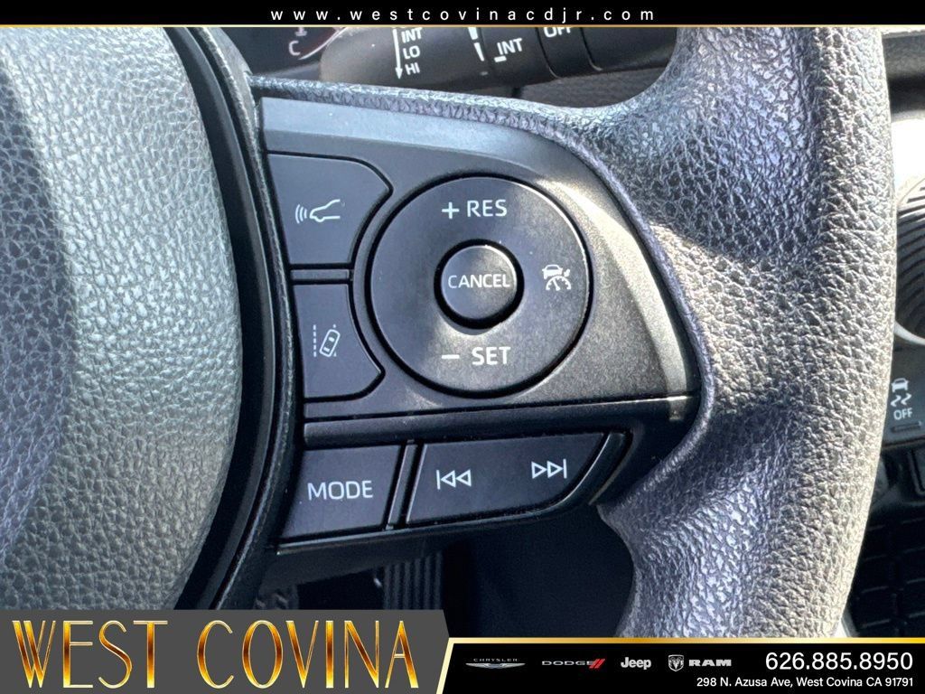 Used 2024 Toyota RAV4 XLE FWD image 26