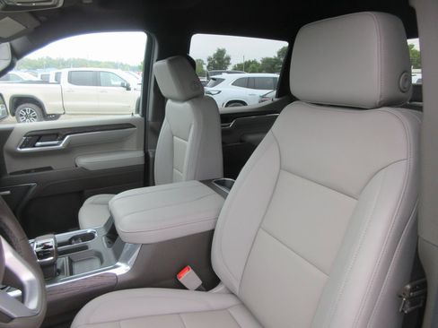 New 2026 GMC Sierra 1500 SLT w/ SLT Premium Package image 13