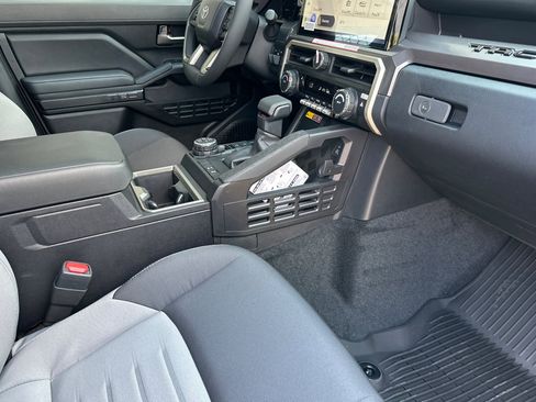 New 2025 Toyota Tacoma TRD Off-Road image 15