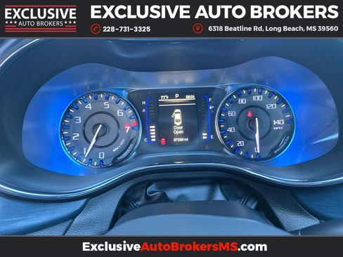 Used 2015 Chrysler 200 S w/ Comfort Group image 15