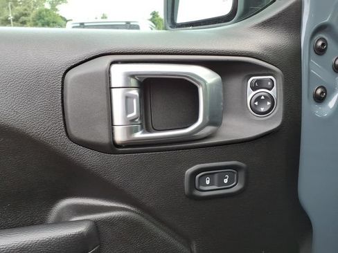 Used 2024 Jeep Wrangler Unlimited AWD/4WD image 17