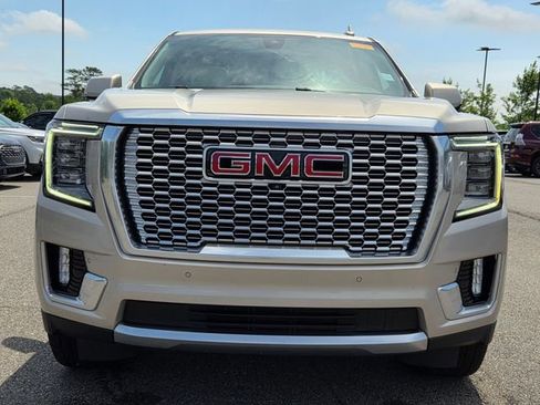 Used 2021 GMC Yukon XL Denali w/ Denali Ultimate Package AWD/4WD image 8