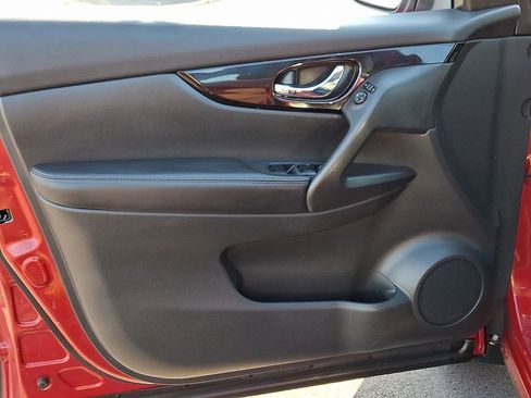 Certified 2018 Nissan Rogue Sport SV image 13