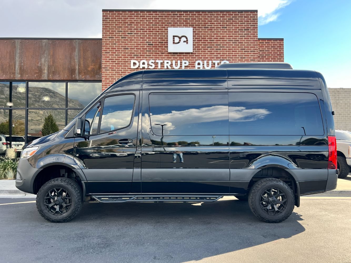 Used 2025 Mercedes-Benz Sprinter 2500 image 3