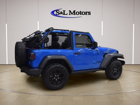 Used 2022 Jeep Wrangler Sport AWD/4WD image 8