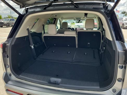 New 2026 Nissan Pathfinder SL FWD image 6