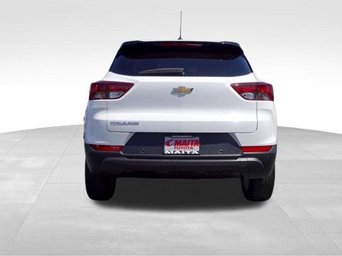 Used 2025 Chevrolet TrailBlazer LS w/ LS Convenience Package FWD image 4