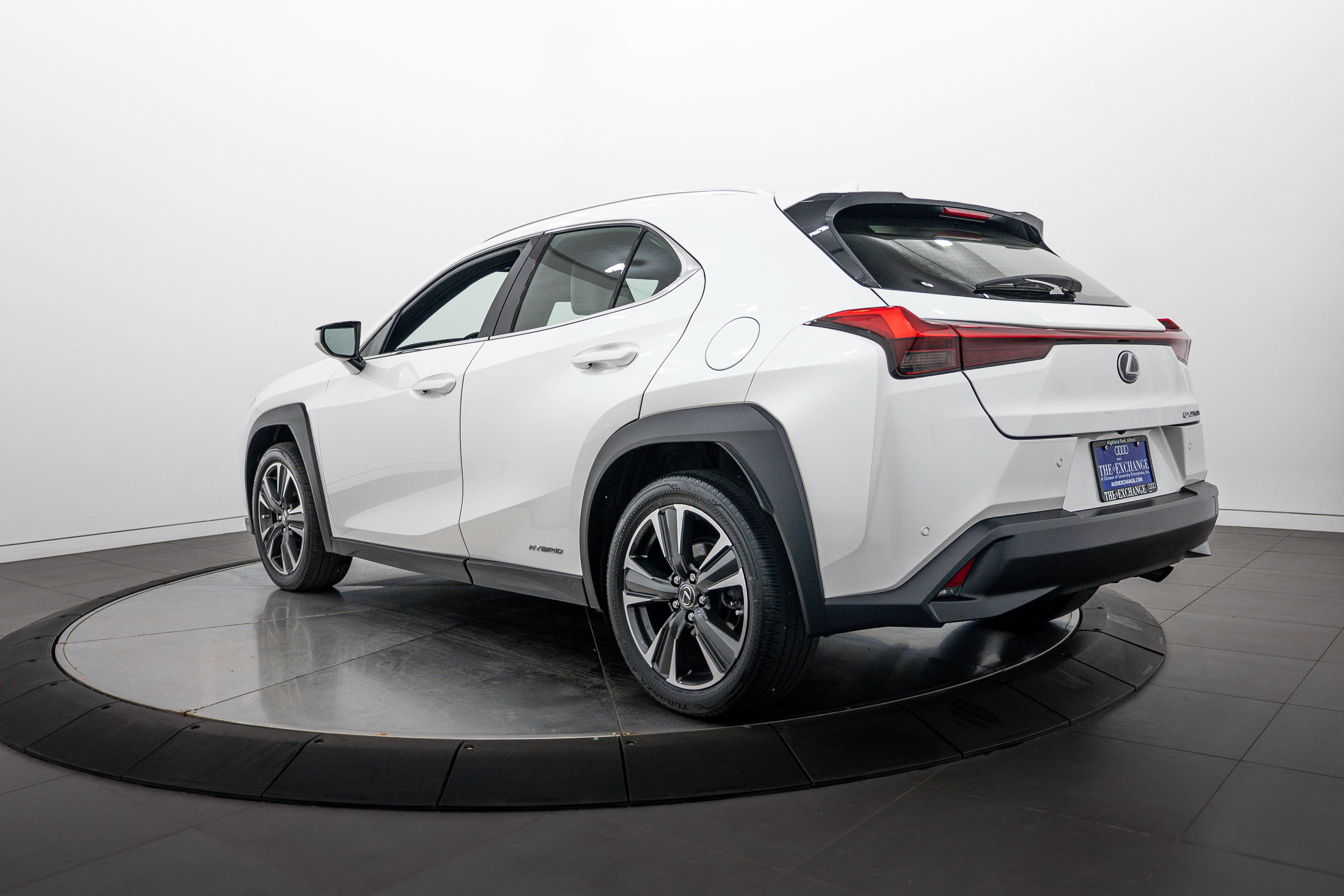 Used 2019 Lexus UX 250h AWD/4WD image 5