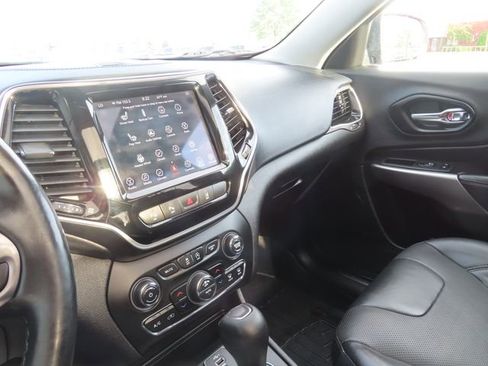 Used 2021 Jeep Cherokee Limited w/ Trailer Tow Group AWD/4WD image 39